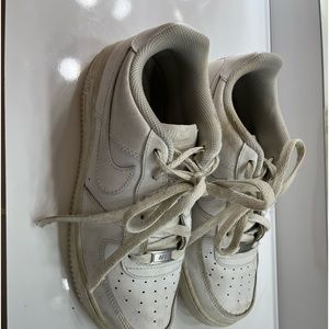White Nike Air Force 1